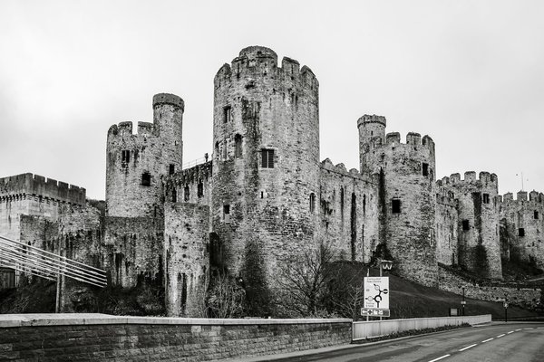 How can one find affordable guided tours of the Welsh castles?
